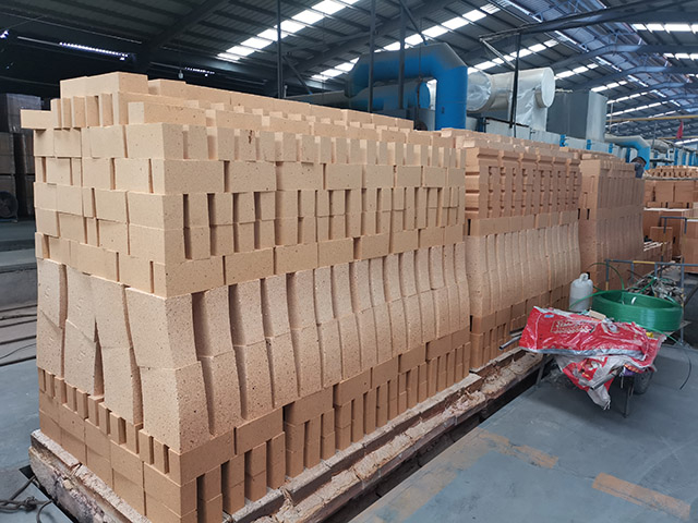 Огнеупорный кирпич